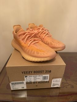 DRAMATIC PRICE DROP: YEEZY BOOST 350 V2, MEN’S 8.5 (Medium width Fits 8 too)