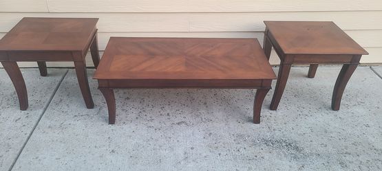 Coffee tables set