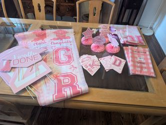 Assorted Pink 2026 Graduation Decorations