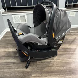 Chicco KeyFit 35 ClearTex Car Seat With base (Free canopy)