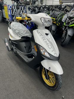 Brand New Razor 200cc Gas Scooter 