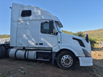 Volvo Semi Truck