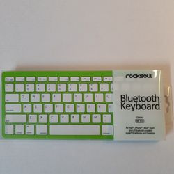 Rocksoul BK 101 Bluetooth wireless keyboard Green BK101001GW for IOS or android. Condition is "OpenBox".
Nice little bluetooth travel keyboard for IOS