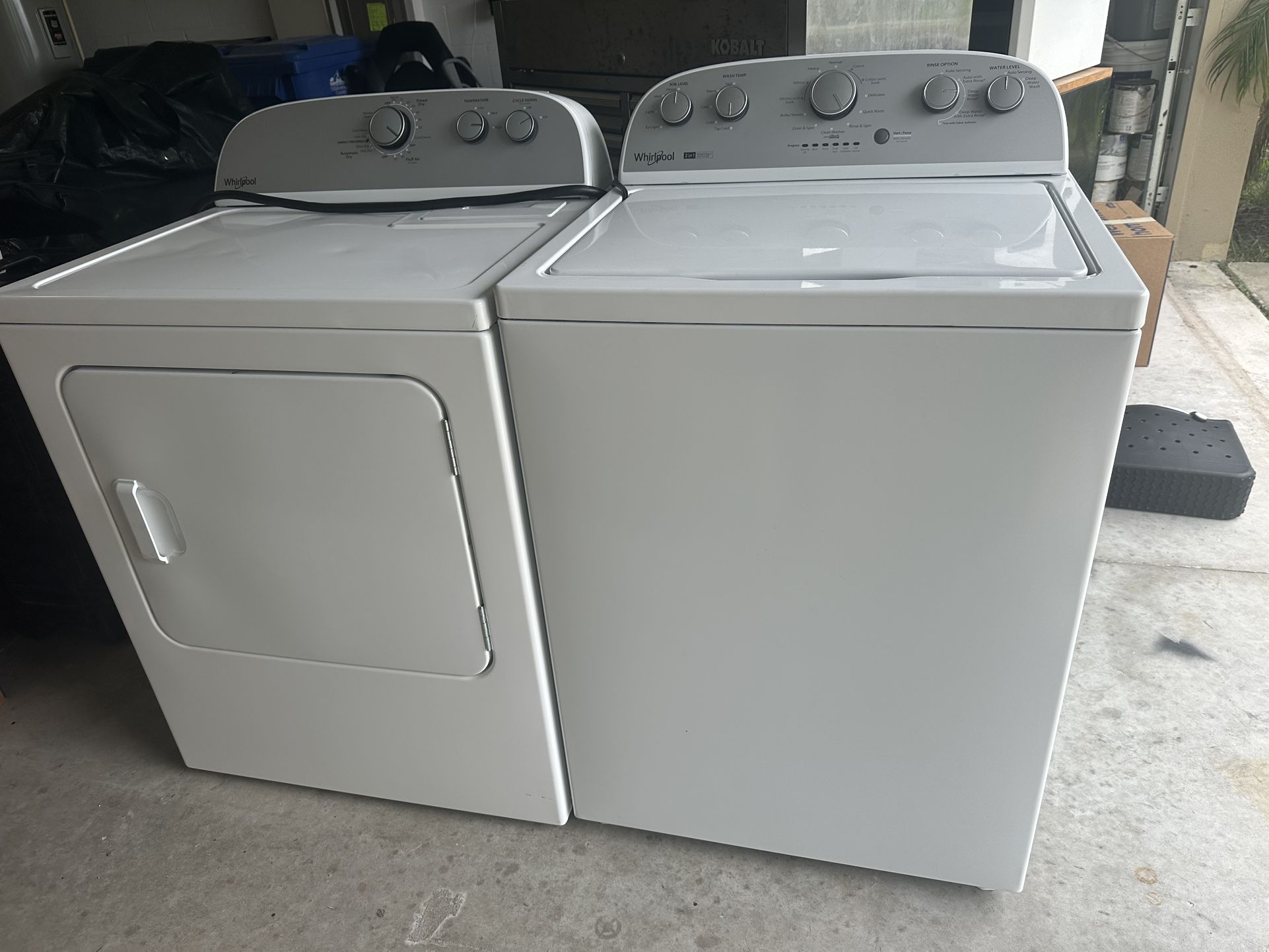 Whirlpool Washer & Dryer Set (Like New)