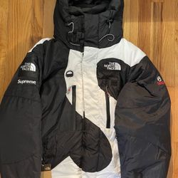 Supreme X The North Face Parka Jacket (M,L,XL,2X) for Sale in Lyndhurst, NJ  - OfferUp