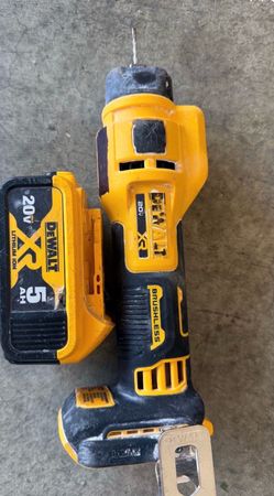 Dewalt tool and battery