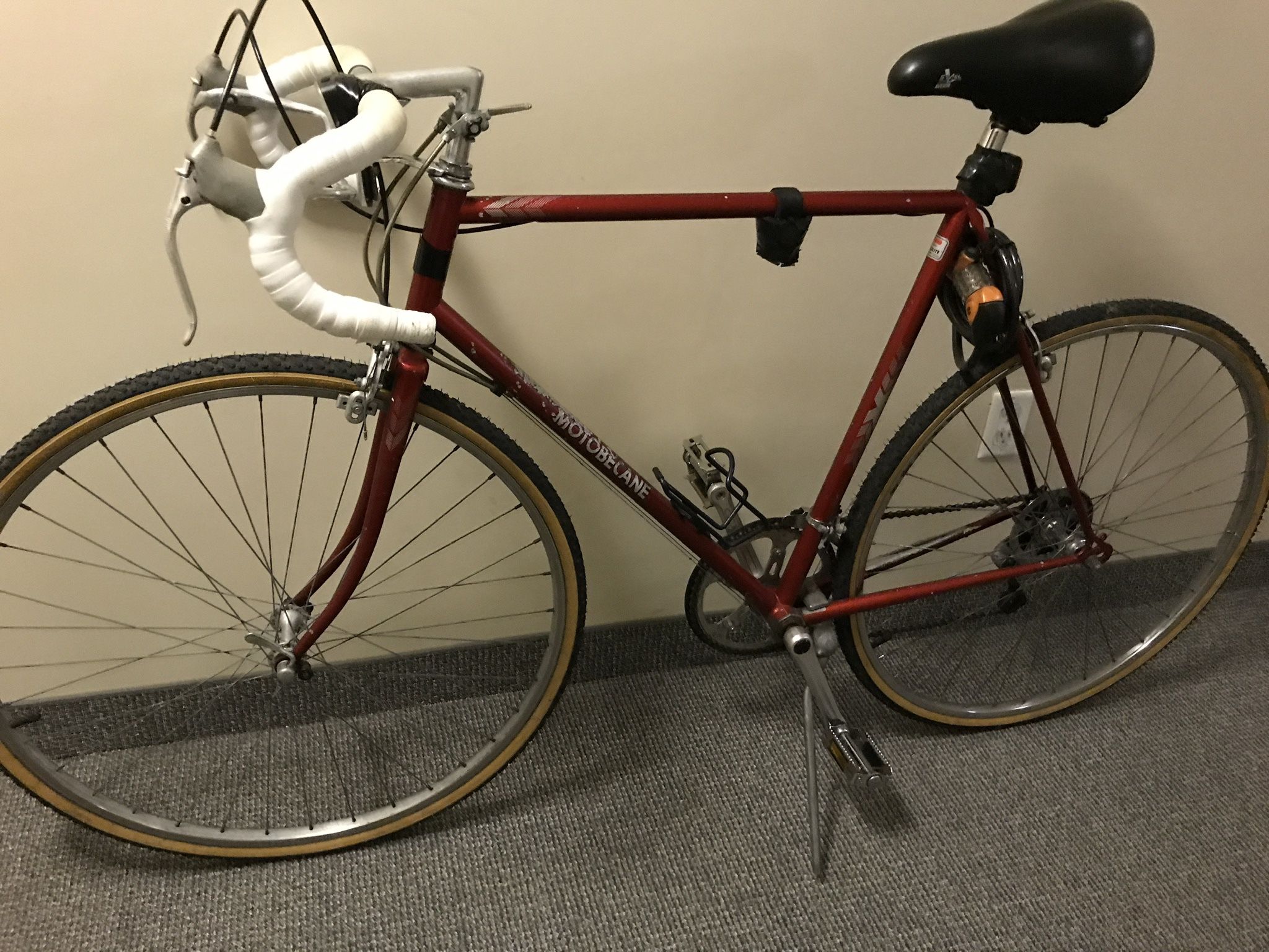 Mens Road Bike Motobecane  23” Frame  W/ lock Lights vintage Jordan Adidas Jacket Yankees Desk Chair Jersey Toys Cannondale Nike Table AC Weights 