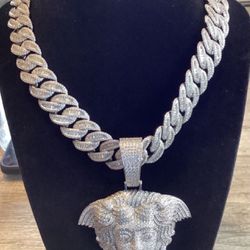 Mens 5A CZ Diamond Iced Out Famous Medusa Charm Pendant 20MM 22Inch Cuban Chain