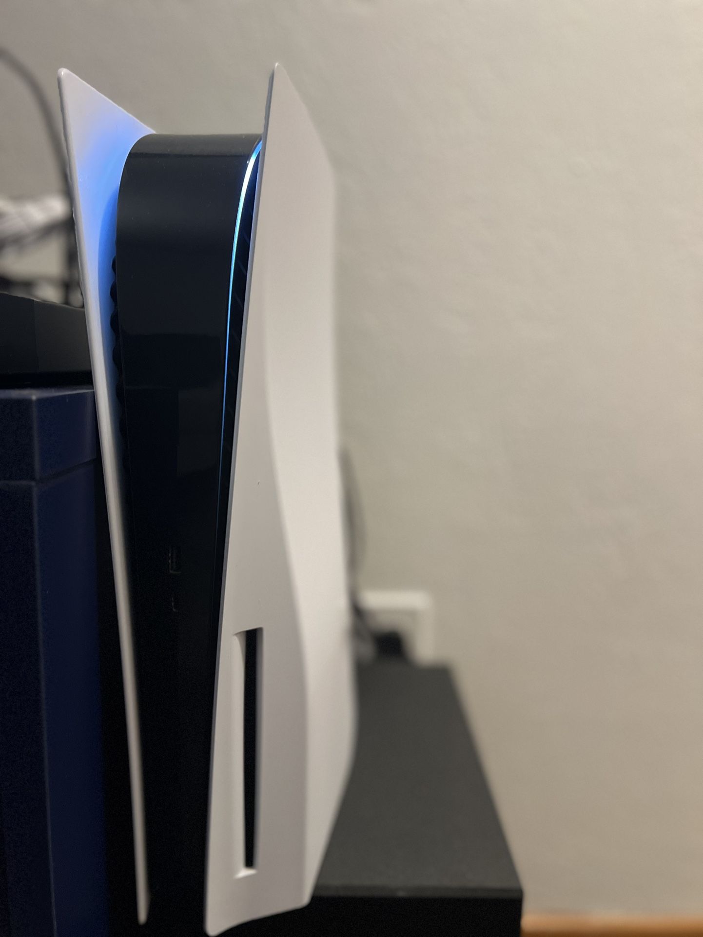 Ps5 Disc w/ Controller $320