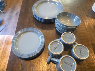 Le Crueset 16-piece dinnerware set