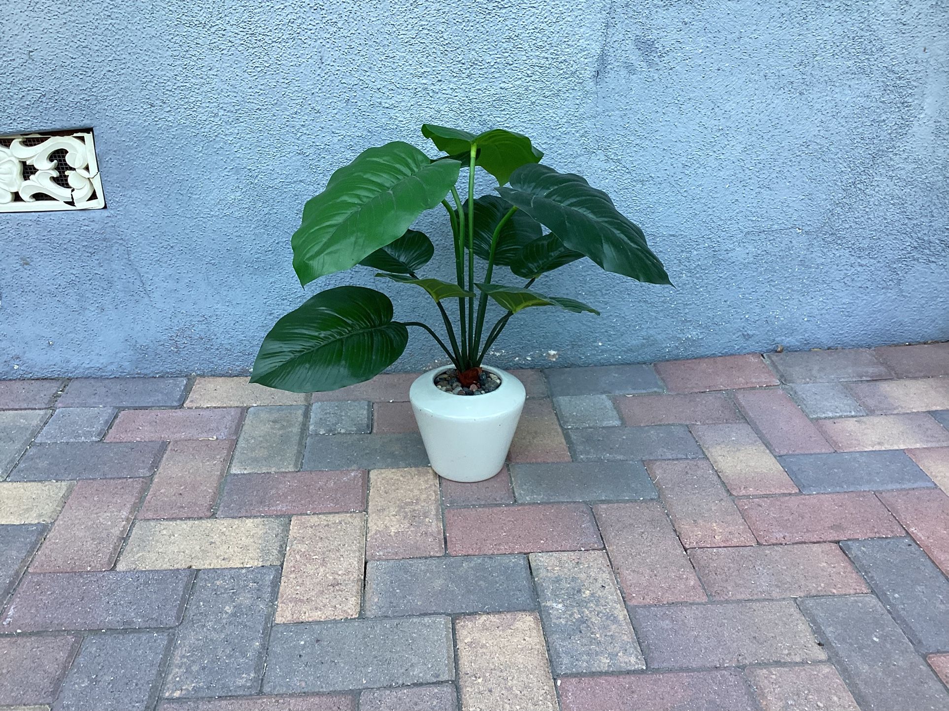 Artificial Plant With Ceramic Pot And Rocks For Indoor Or Outdoor Planta Artificial Decoracion