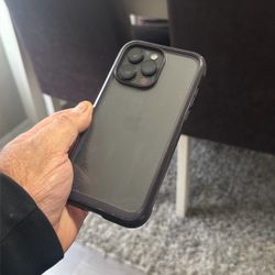 I'm selling a brand new iPhone 14 Pro Max 256 GB, like new