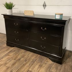 Traditional Modern 6-Drawer Dresser, Black Finish, Excellent Condition