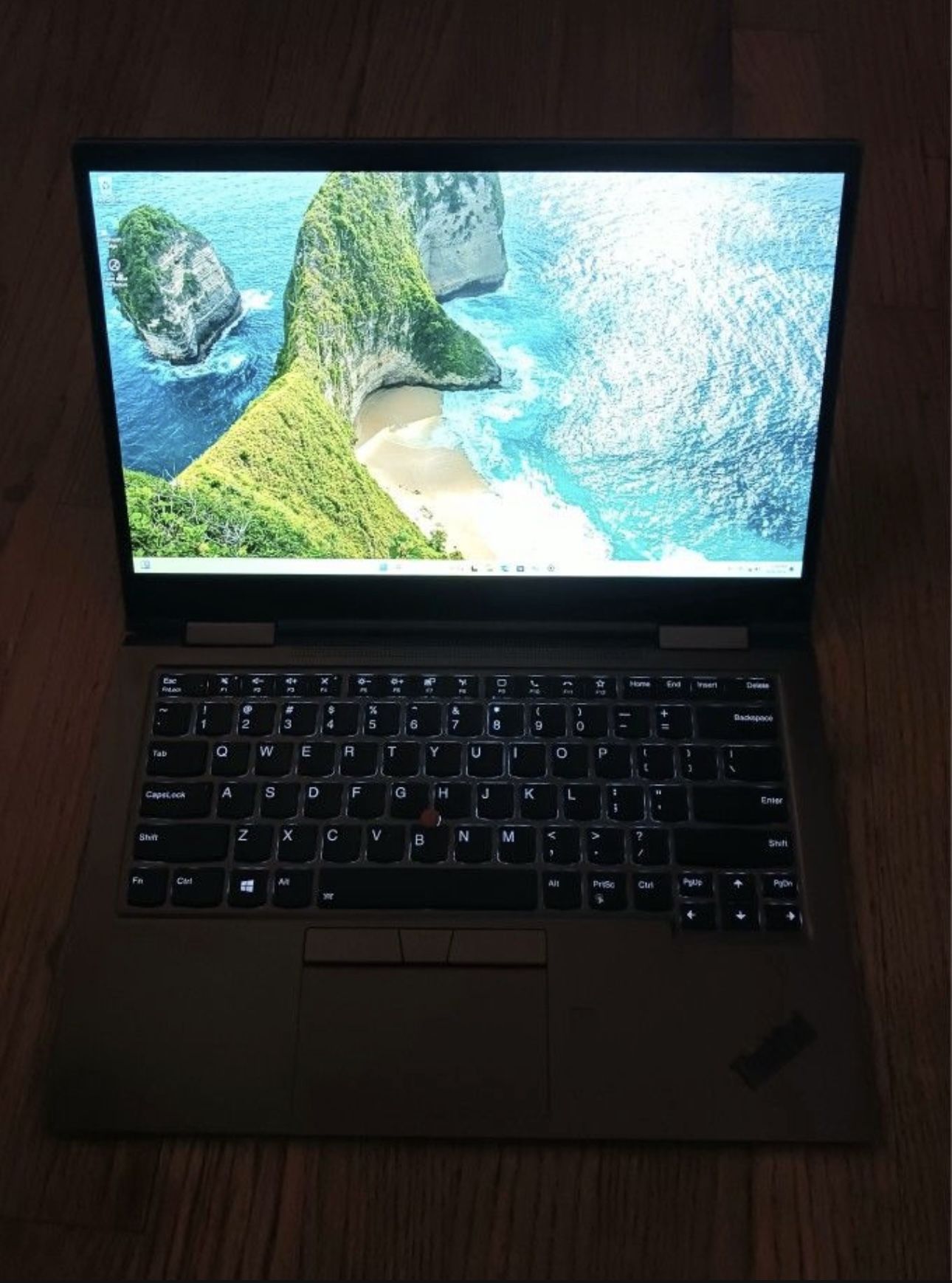 Lenovo Thinkpad Yoga X-1 Touchscreen Intel Core i7 10th Gen 16 GB RAM 256 GB SSD 1080P LCD Webcam HDMI Wi-Fi & Bluetooth Wireless Windows 11 Pro 64