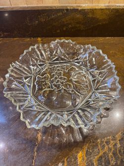 Vintage Cut Curved Glass Serving Plate Platter Bowl Fruit & Starburst Design