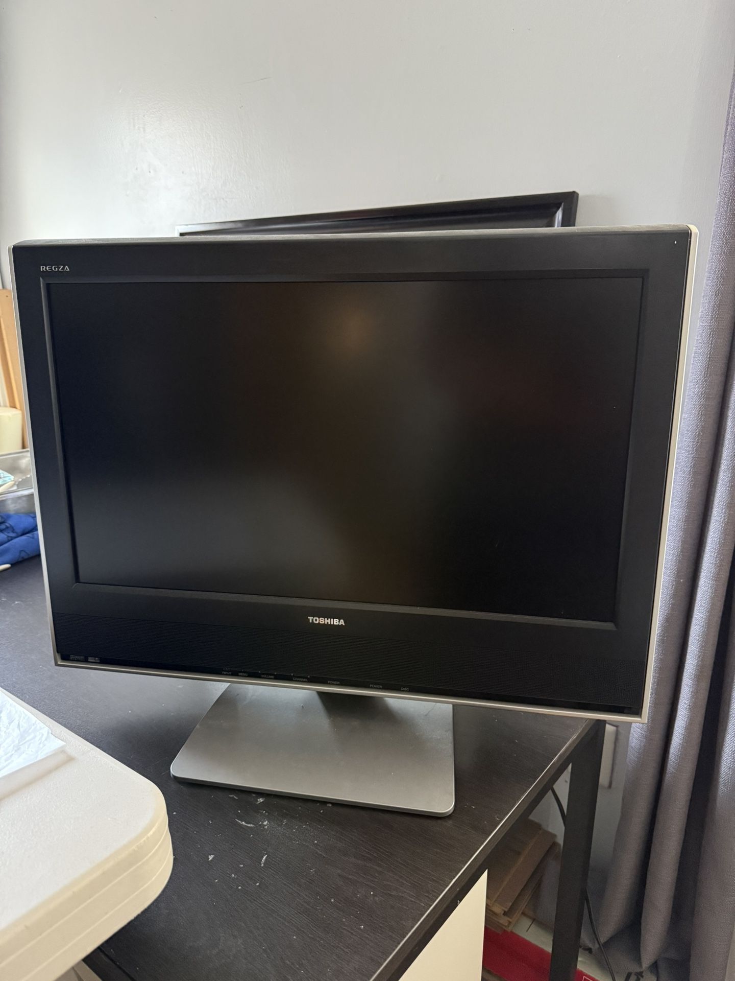 Black 26 inch Toshiba TV