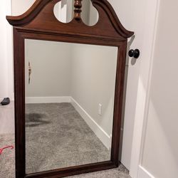 Mirror With finial 