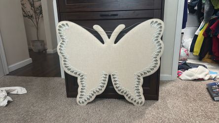 Butterfly push pin board