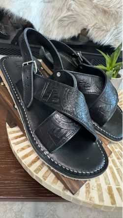 Huaraches para hombre . Huaraches artesanal cruzados