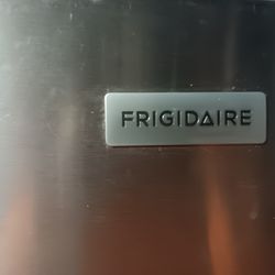 FRIGIDATE Refrigerator  