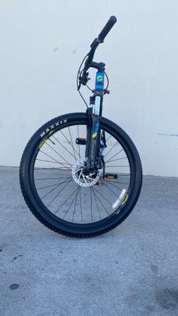 GIANT MOUNTAIN BIKE