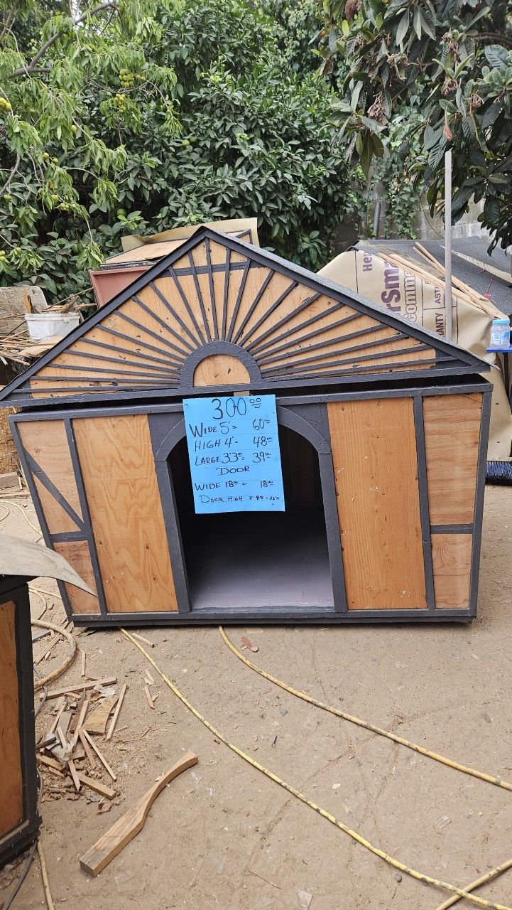 Large Dog House (Ready) (Corona)