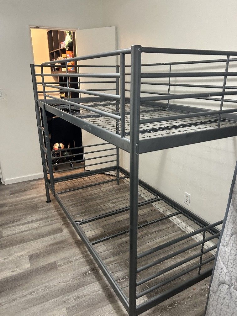 Twin Bunk Bed