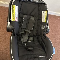 Graco SnugRide 35 Lite LX Car Seat