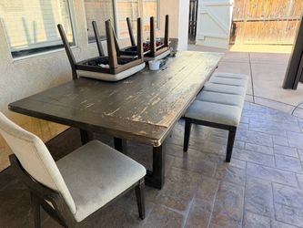 Dinning room table