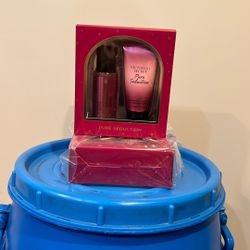 Victoria Secret Gift Set, 2 Availables, Brand New