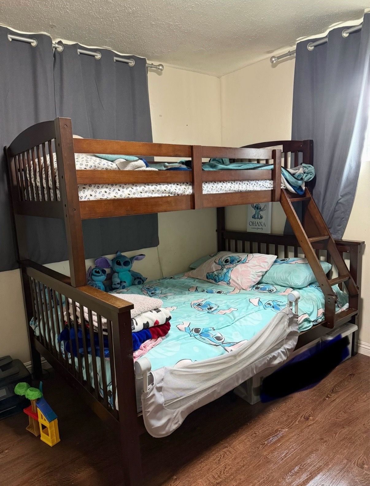 Twin over full bunk bed (read description please)