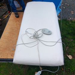 ADJUSTABLE MASSAGE TABLE FOR SALE
