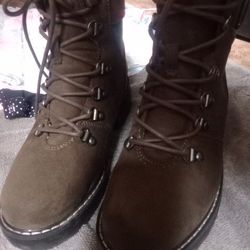 Women's Boots New Size 5½