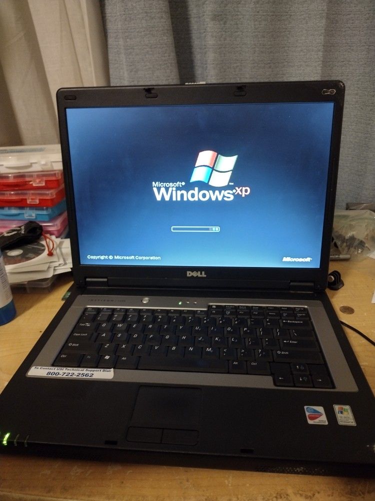 Dell Inspiron 1300 Laptop W/Windows XP