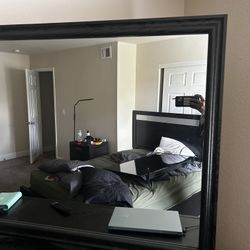 Dresser With Mirror 