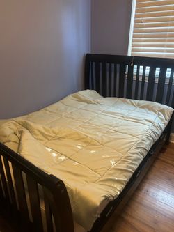 Queen frame for free