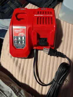 Milwaukee M12/M18 Rapid Charger