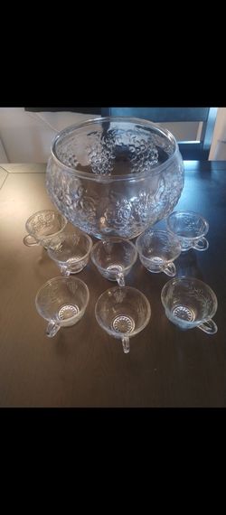 Indiana Glass Crystal Happenings punch bowl set