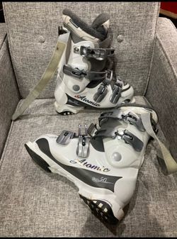 Atomic Ski Boots Mondo size 25, best fits size 7