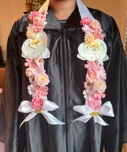 Floral graduation lei