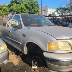 2003 Ford F150 Manual Transmission, No Engine For Parts