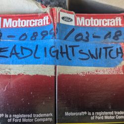 Headlight Switch For 2002-2004 Ford F-250 Super Duty Black Rectangular Shape