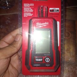 Milwaukee Digital Receptacle Tester 