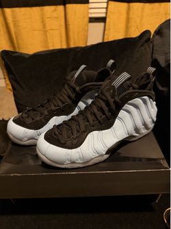Nike foams $150 size 9