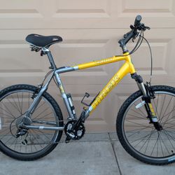 26"x2.0. TREK MENS MOUNTAIN BIKE. (L/G). EXCELLLENT CONDITION WITH FRESHLY TUNE UP 👌🏼