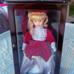 Baby Dolls On Sale With Frames That Is 3 Dolls 3 For 100$ And One 35$