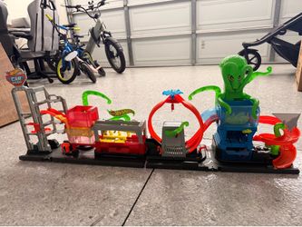 Hot wheels playset