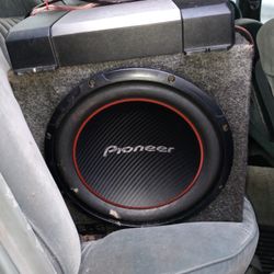12 Inch Pioneer Sub Woffer Speaker Amp All Together