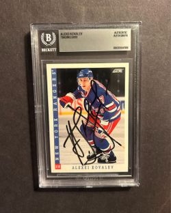 1993 Score #203 Alexei Kovalev w/ on card auto.Negotiable