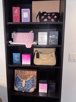 Bolso y perfumes